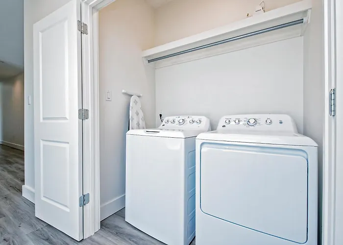 Over The Moon - 8 Bedroom - Sleeps 28 - Private Pool & Pier - Prickett Gulf Shores