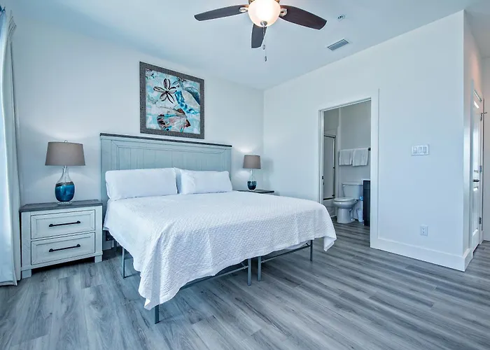 Over The Moon - 8 Bedroom - Sleeps 28 - Private Pool & Pier - Prickett