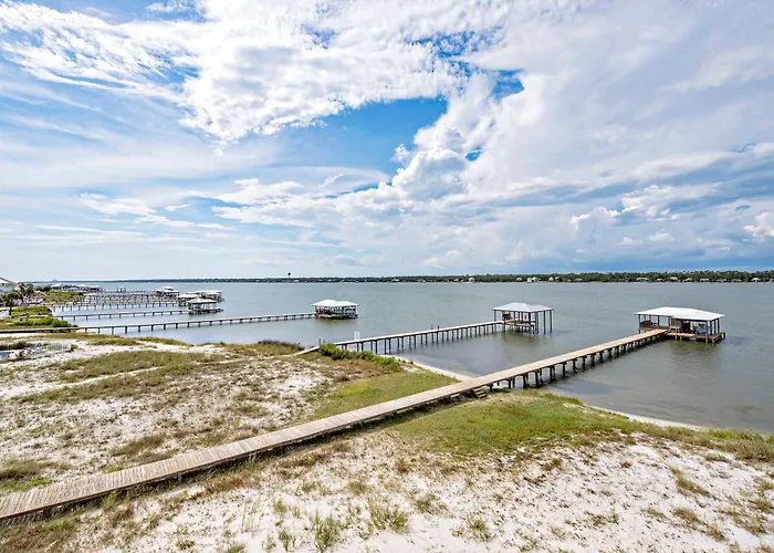 Over The Moon - 8 Bedroom - Sleeps 28 - Private Pool & Pier - Prickett Holiday home *