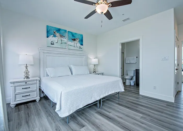Over The Moon - 8 Bedroom - Sleeps 28 - Private Pool & Pier - Prickett * Gulf Shores