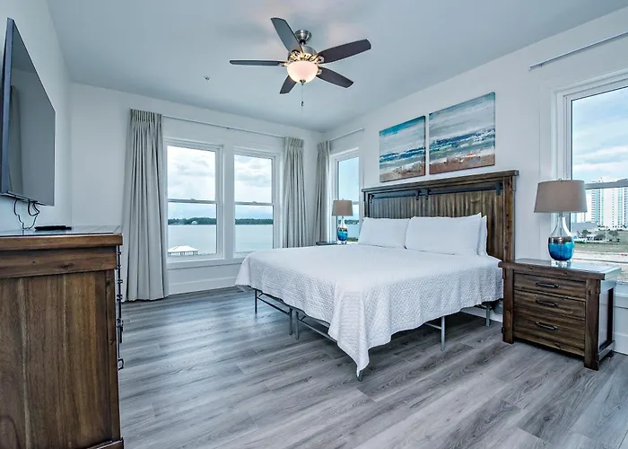 Over The Moon - 8 Bedroom - Sleeps 28 - Private Pool & Pier - Prickett *