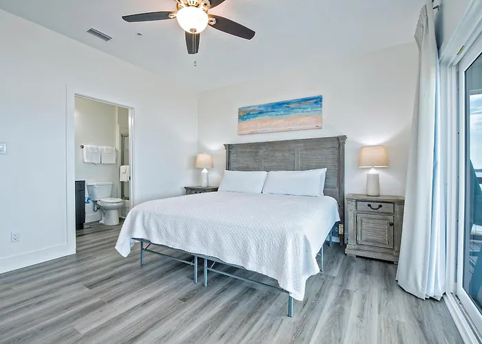 Holiday home Over The Moon - 8 Bedroom - Sleeps 28 - Private Pool & Pier - Prickett *