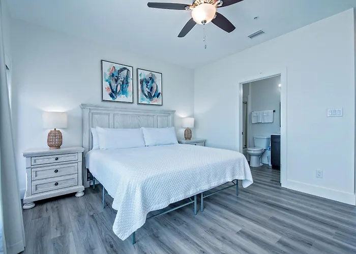 Over The Moon - 8 Bedroom - Sleeps 28 - Private Pool & Pier - Prickett * Gulf Shores