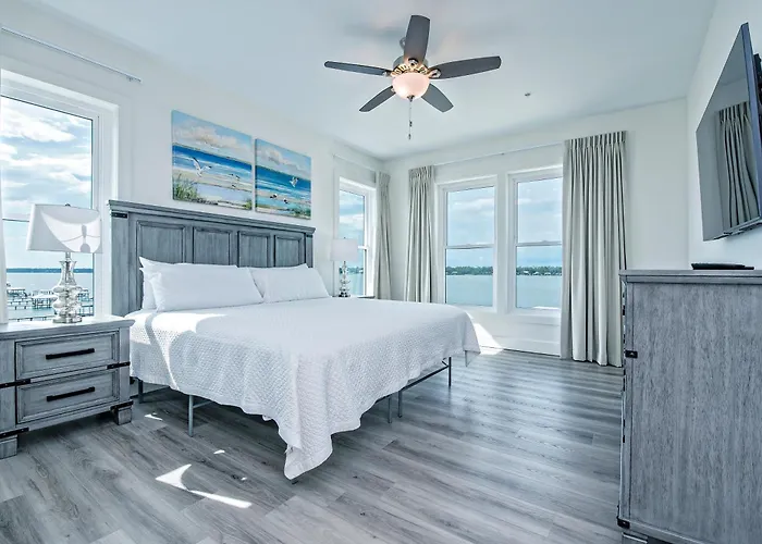 Over The Moon - 8 Bedroom - Sleeps 28 - Private Pool & Pier - Prickett Gulf Shores