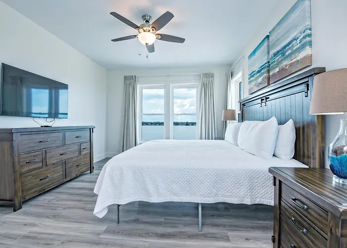 Holiday home Over The Moon - 8 Bedroom - Sleeps 28 - Private Pool & Pier - Prickett Gulf Shores